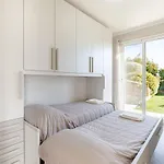 Indipendente, 200mq Giardino E Posto Auto