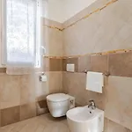 Indipendente, 200mq Giardino E Posto Auto *