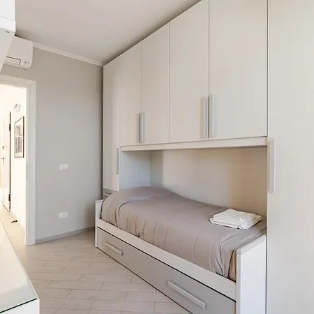Indipendente, 200mq Giardino E Posto Auto Villa Santo Stefano al Mare