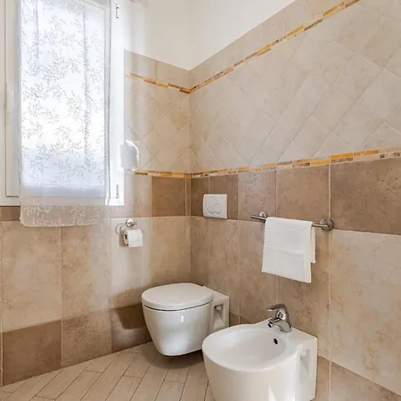 Indipendente, 200mq Giardino E Posto Auto *