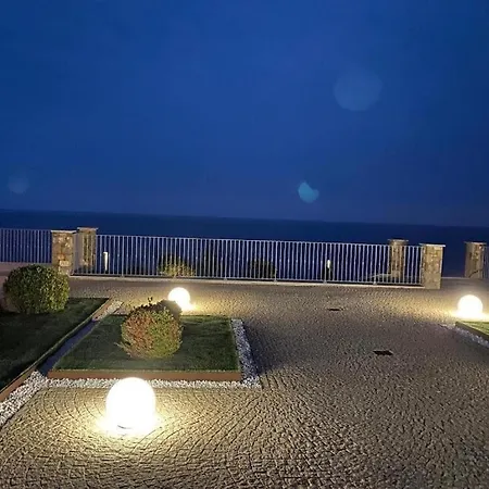 Indipendente, 200mq Giardino E Posto Auto Villa